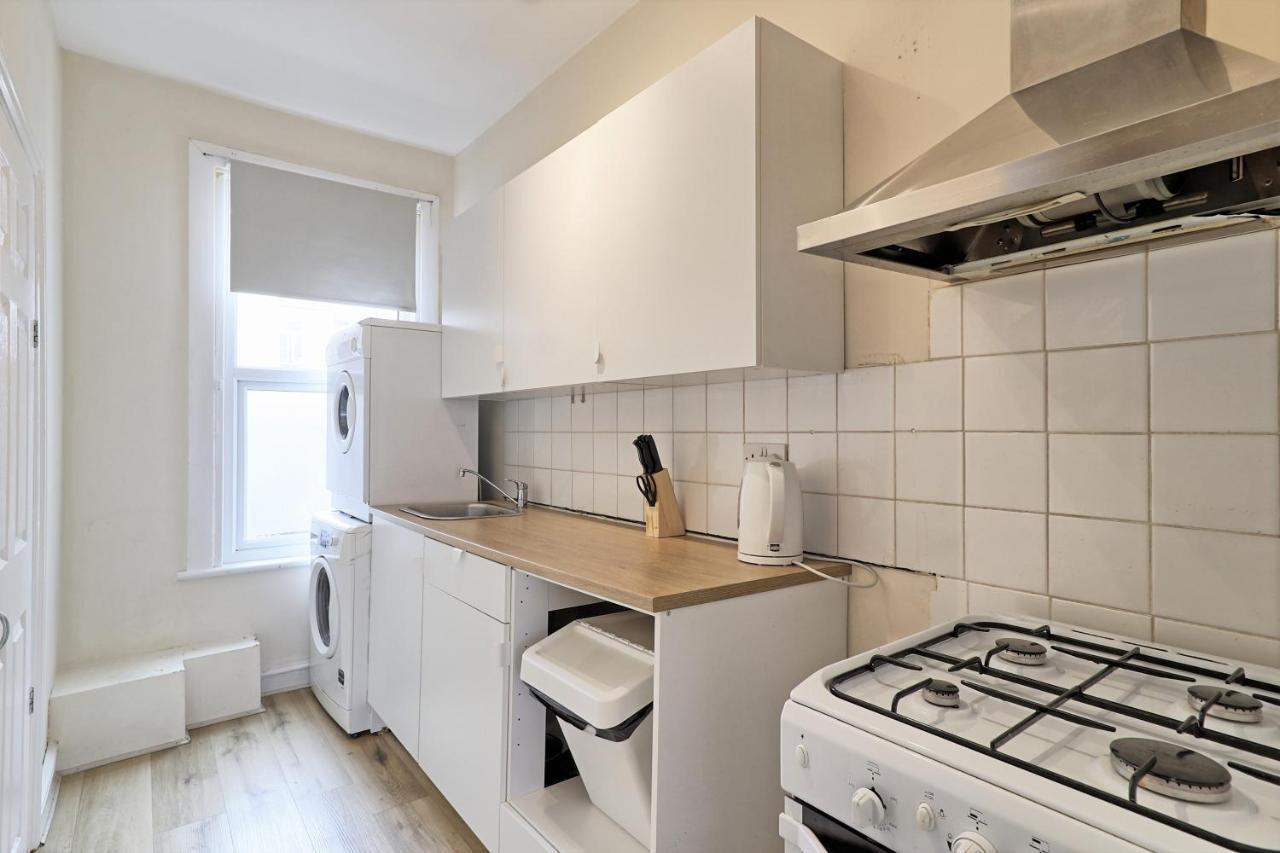 Lovely 1-Bedroom Condo Near The Sea Front Southend-on-Sea Exterior foto